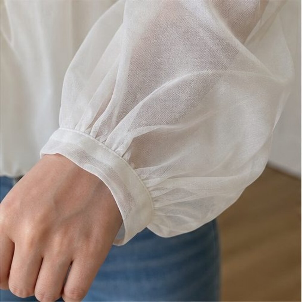 Ivory V Neck Top - Picture 5 of 6